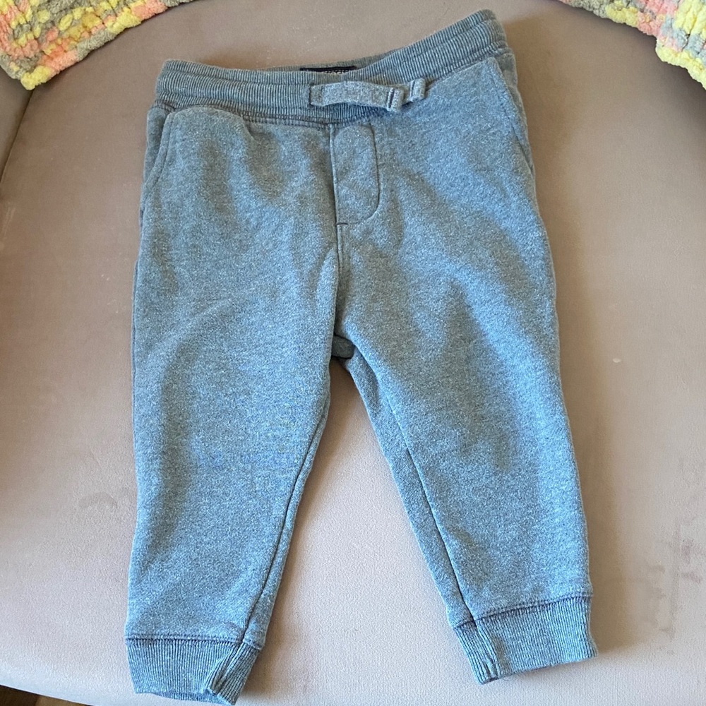 Oshkosh B’gosh Kids Sweatpants 12-18 mos